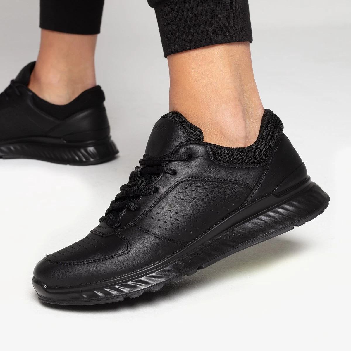 ECCO Exostride Dames Sneakers - Zwart - Maat 37 5 ECCO Exostride Dames Sneakers - Zwart - Maat 37 - Afbeelding 5